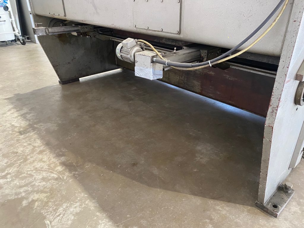 Gebrauchtmaschine Vöest Alpine Tafelschere BTHS-8x3150